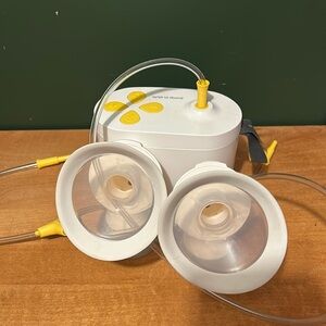 Medela pump in style